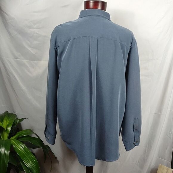 Lord & Taylor Casual Classics Blue Shirt - Picture 5 of 7